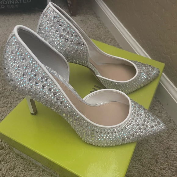 Brand-new beautiful sparkling Gianni Bini Heels - Picture 6 of 9